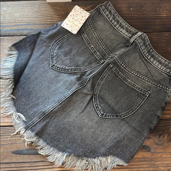 NWT Free People Maverick Frayed Hem Denim Mini Skirt - Picture 3 of 4